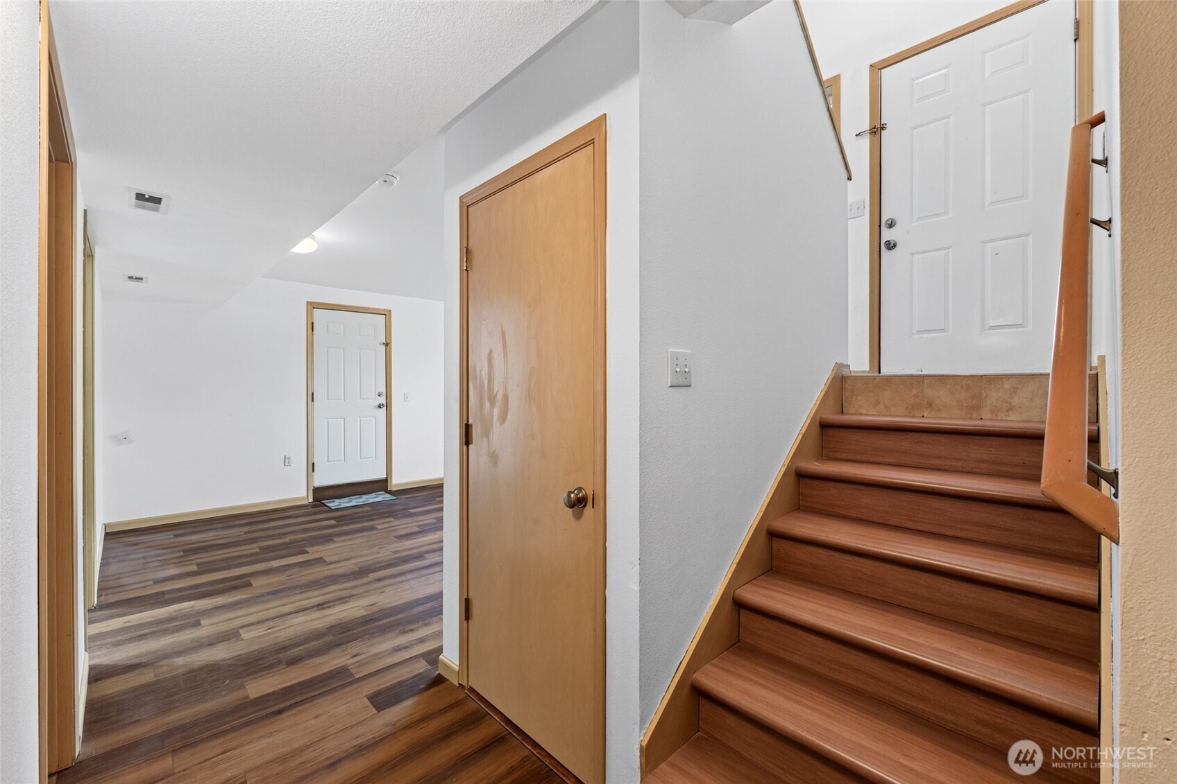 426 Comet Street Property Photo 23