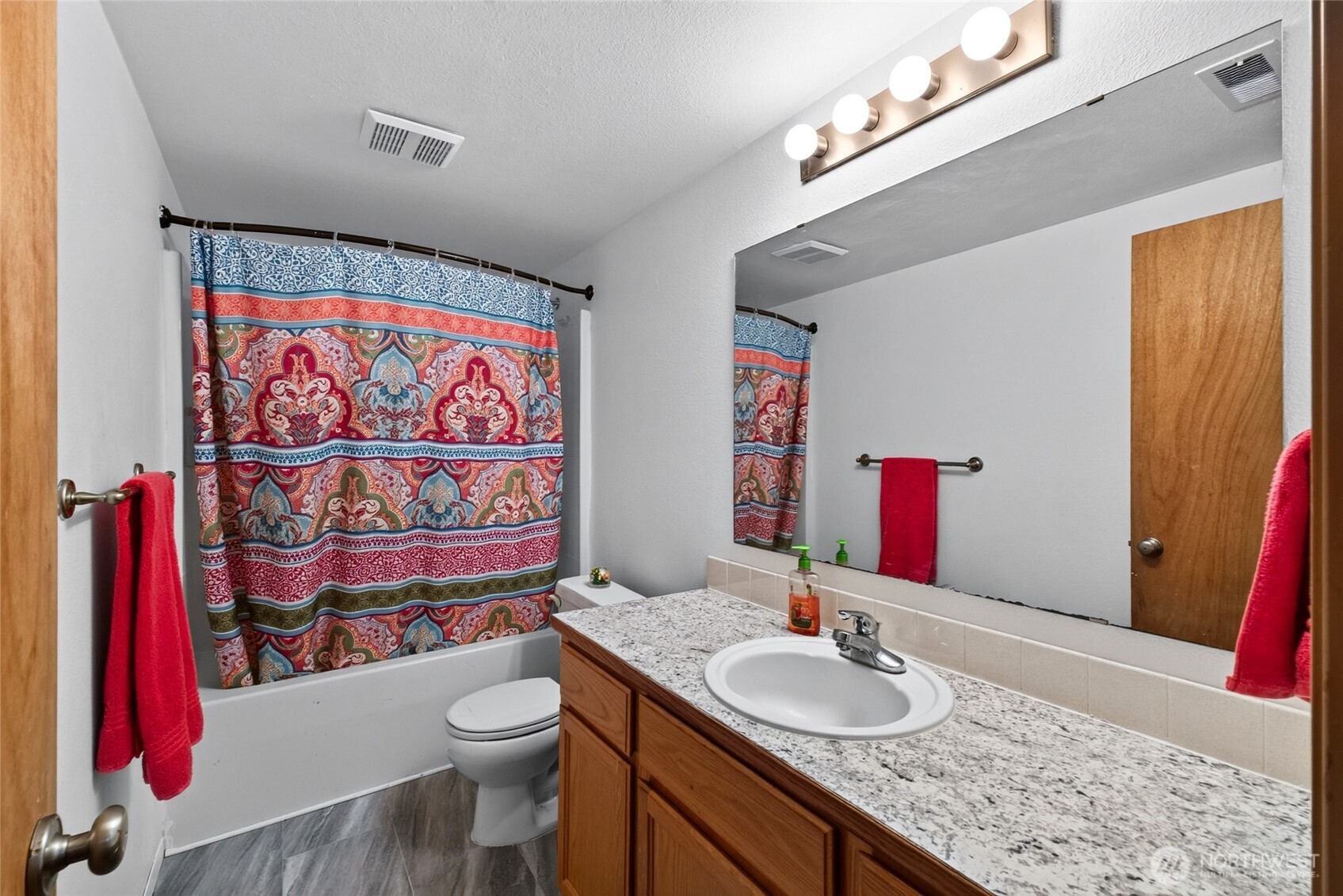 426 Comet Street Property Photo 27