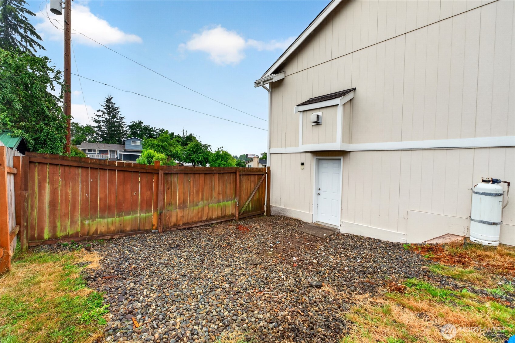 426 Comet Street Property Photo 34