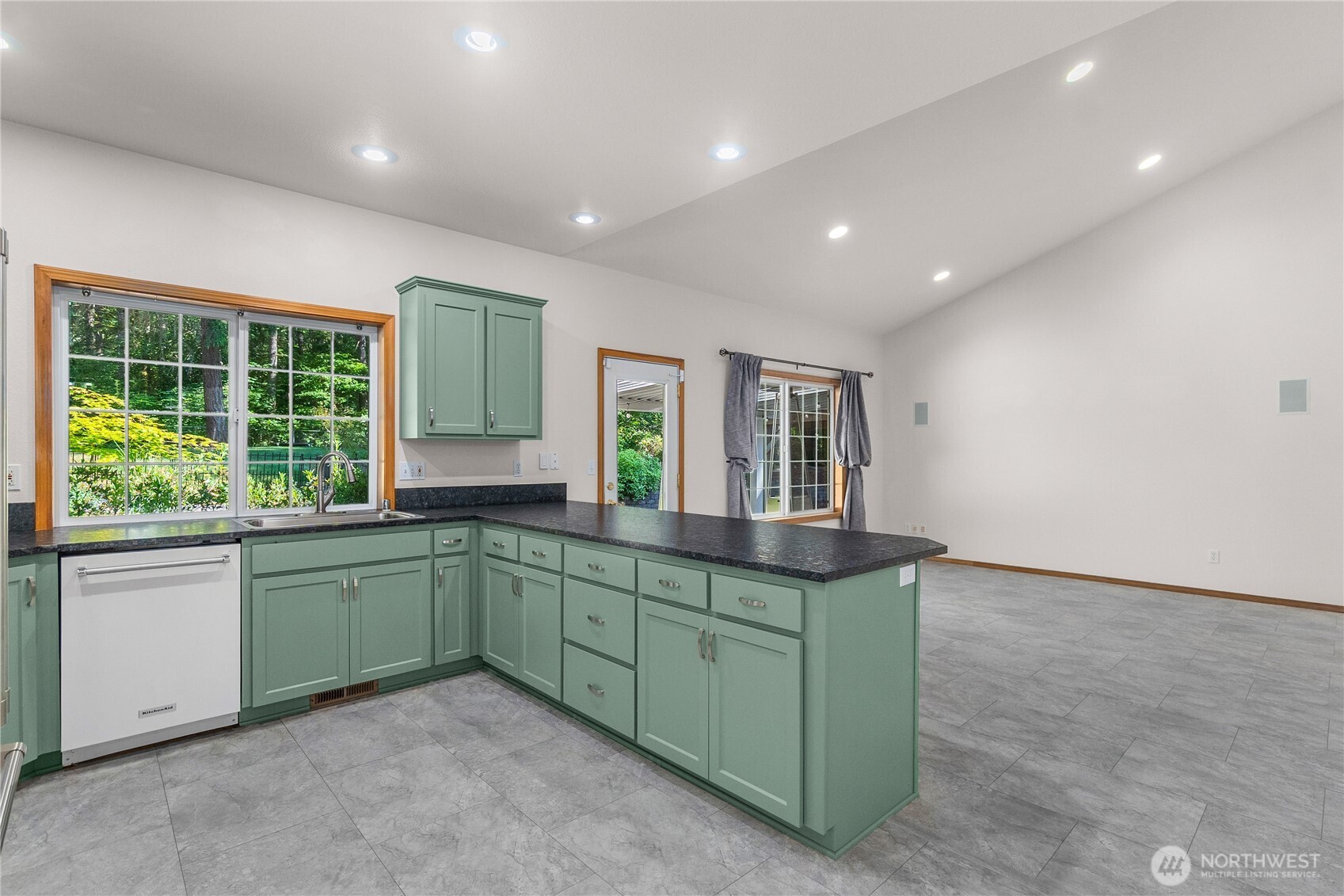 4234 Legacy Drive Property Photo 14
