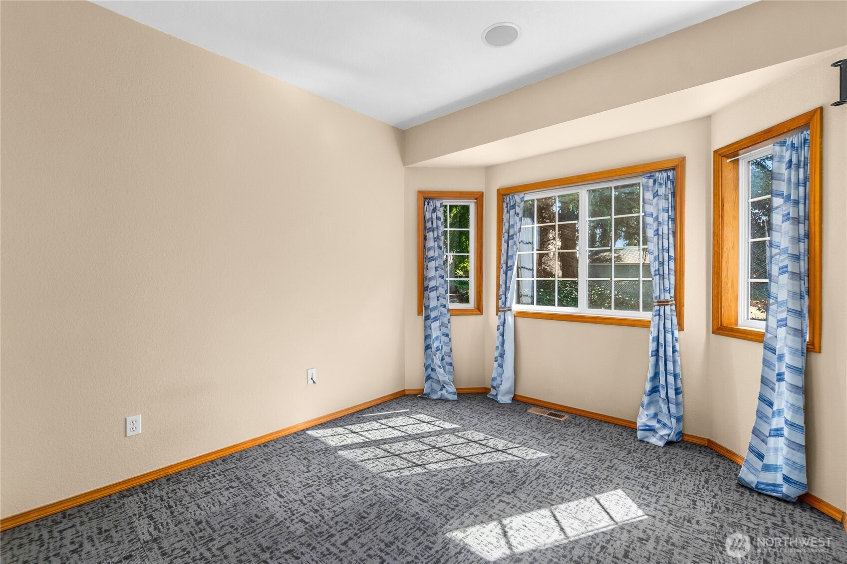 4234 Legacy Drive Property Photo 23