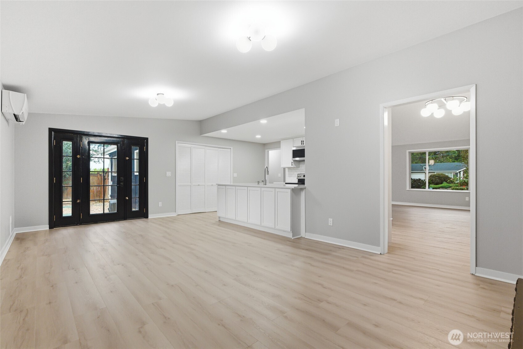 101 161st Street Property Photo 7