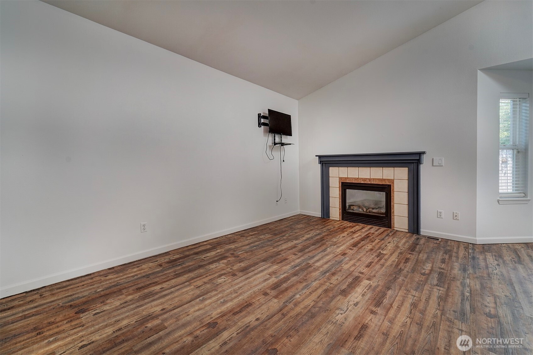 19460 23rd Avenue Property Photo 14
