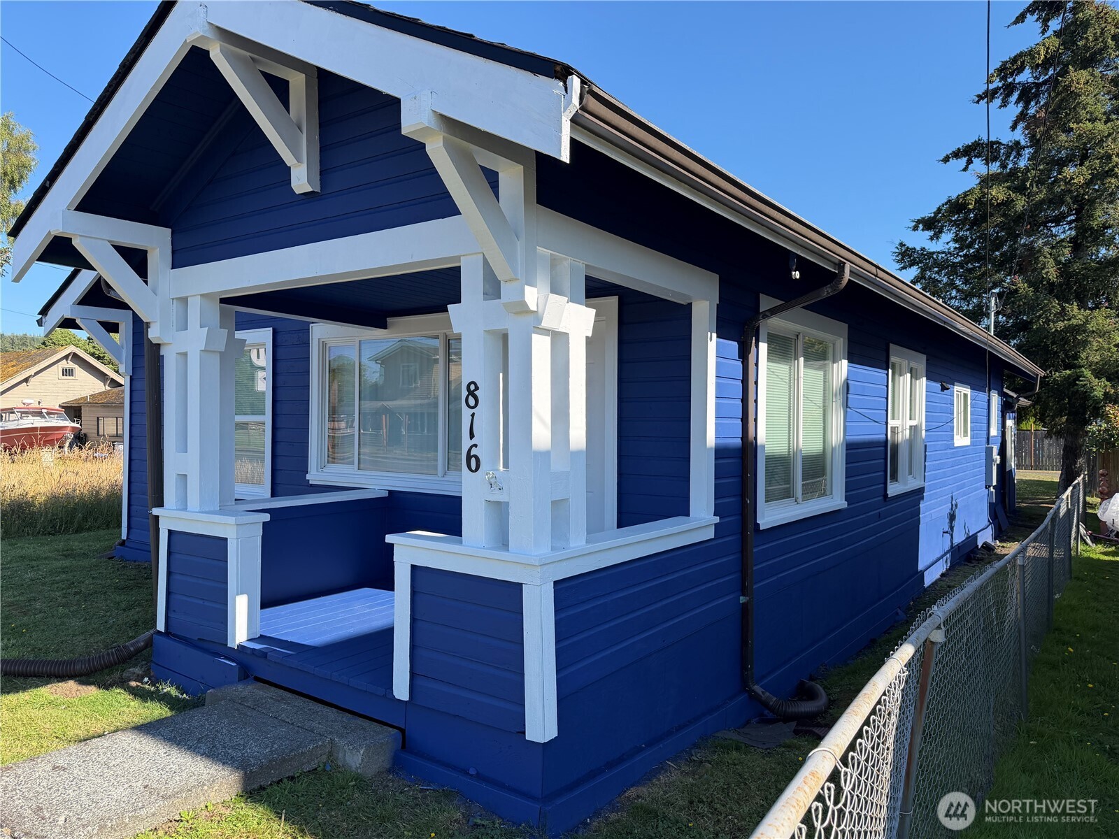 816 Perry Avenue Property Photo 3