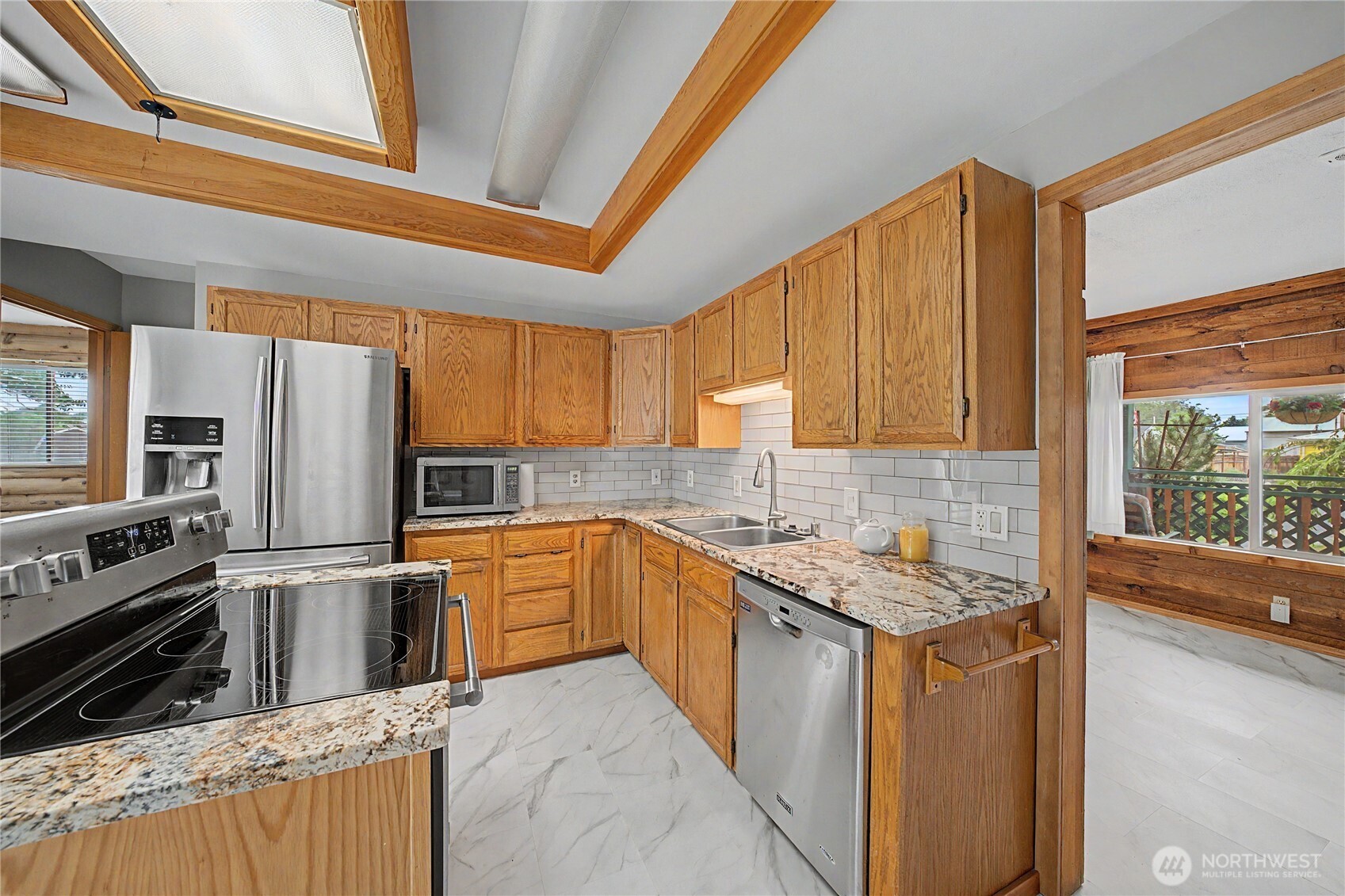 122 Se 3rd Avenue Property Photo 11