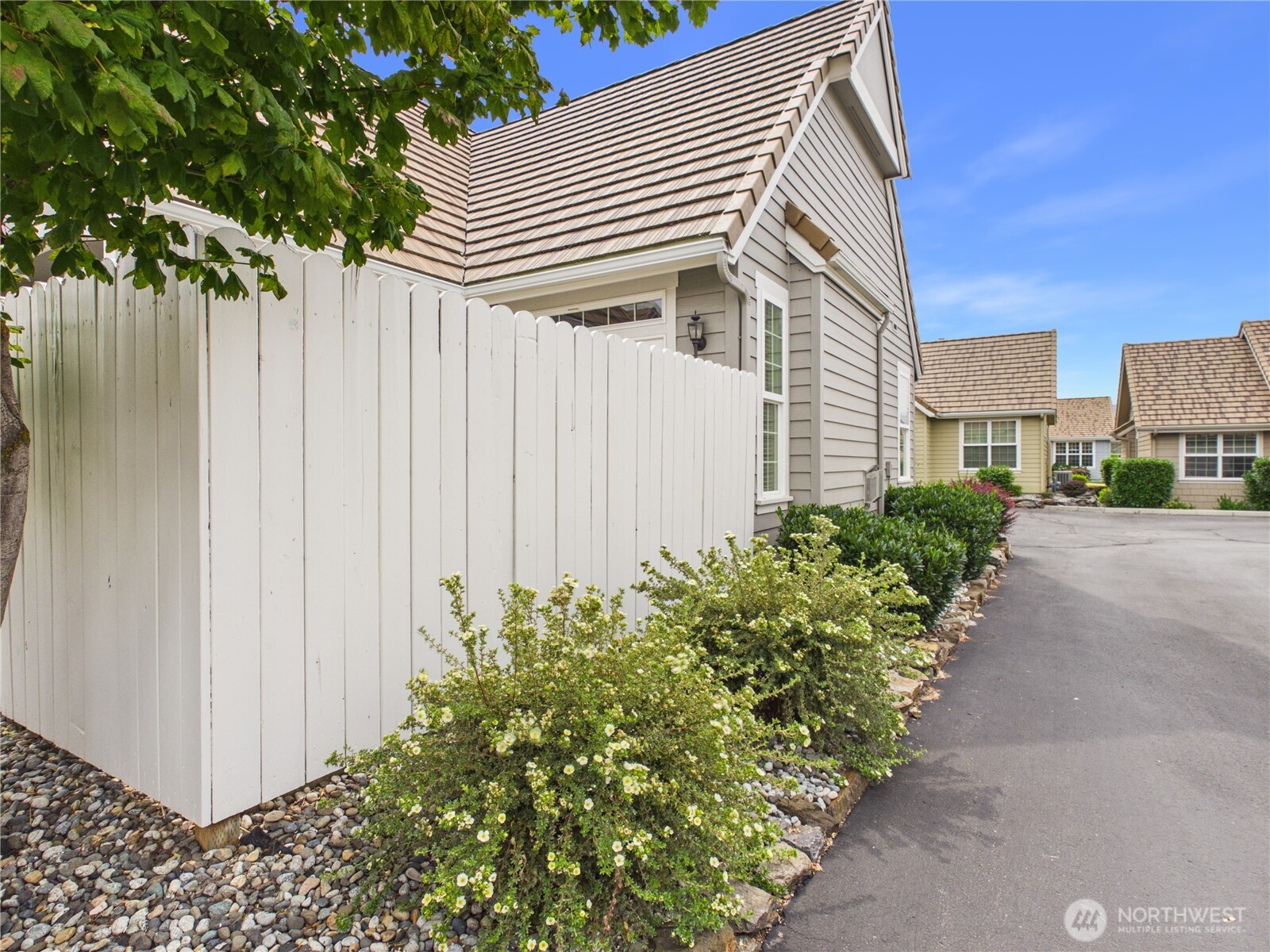 1494 Eastmont Avenue 22 Property Photo 6
