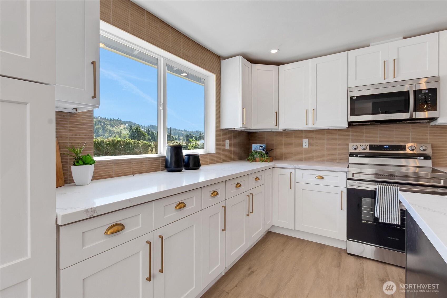 16221 75th Street Property Photo 8