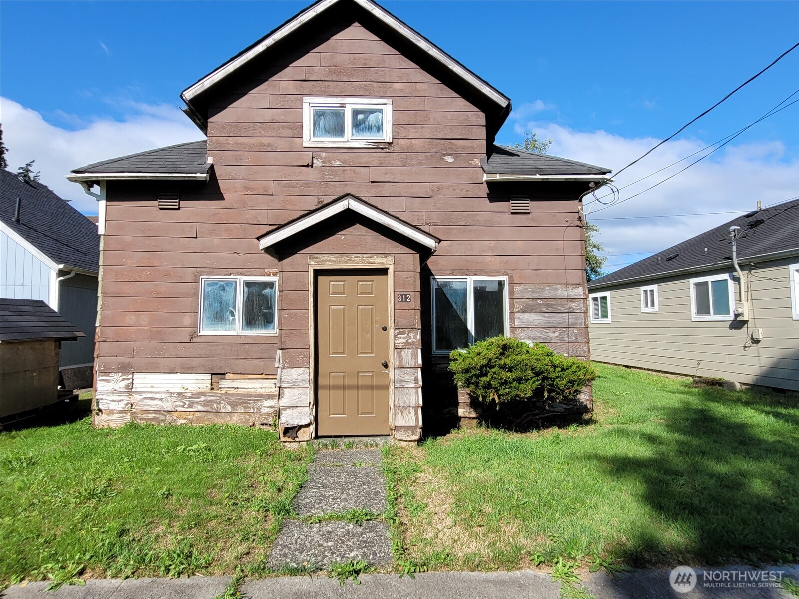 312 N E Street Property Photo 1