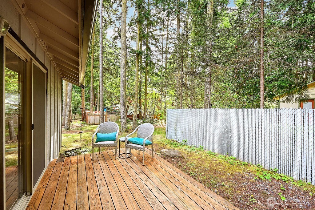 52 Penny Lane Property Photo 12