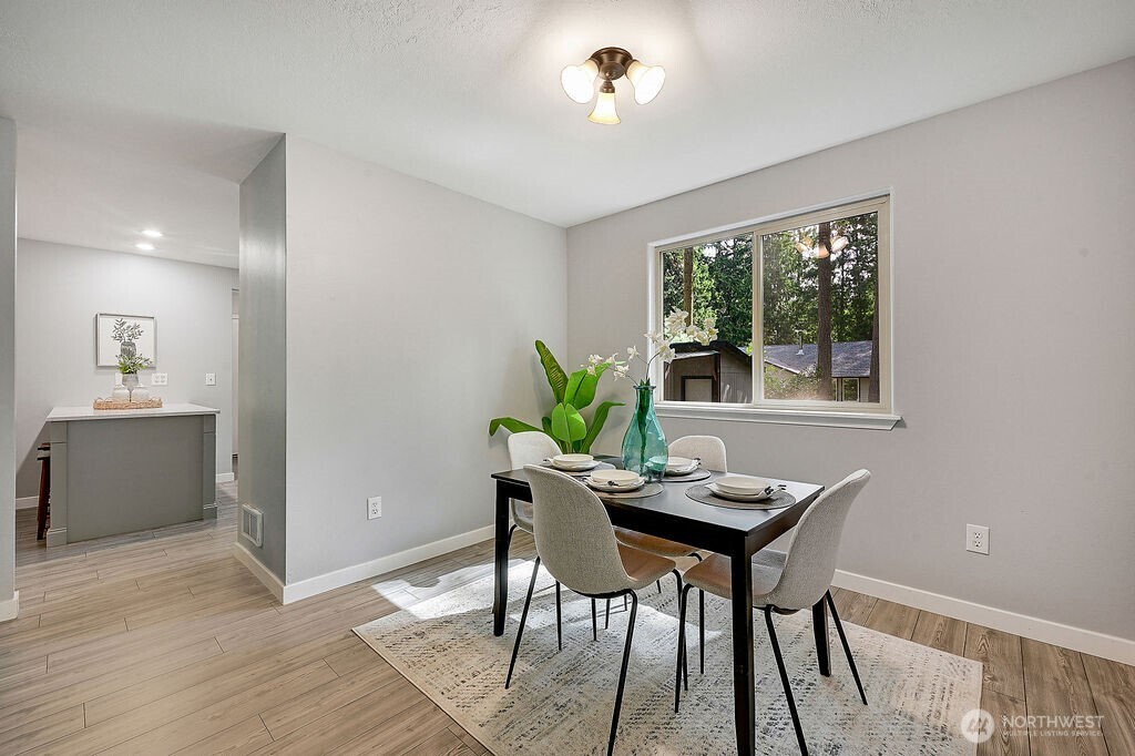 52 Penny Lane Property Photo 15