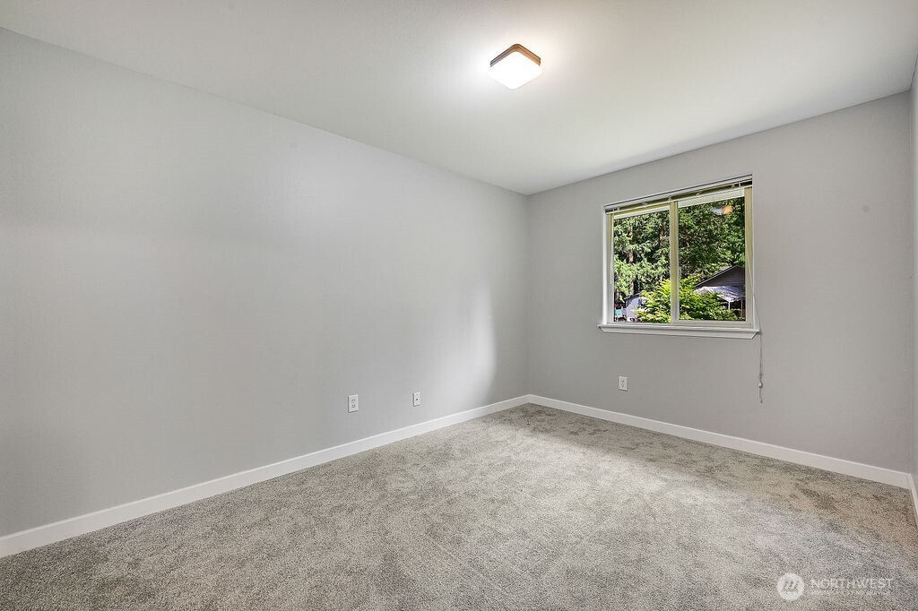 52 Penny Lane Property Photo 30
