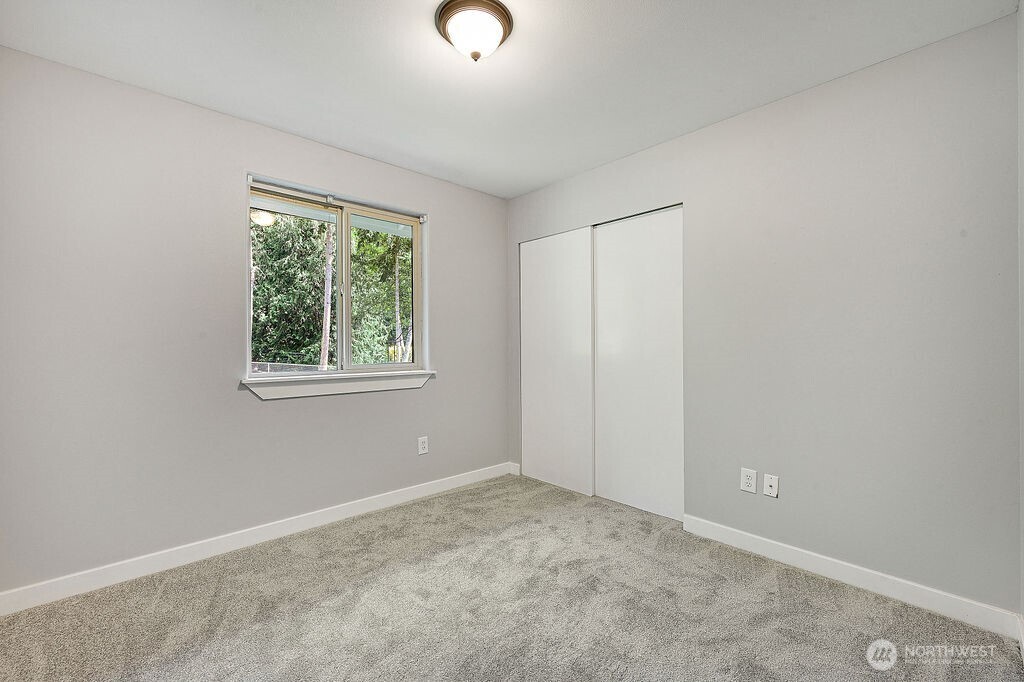 52 Penny Lane Property Photo 32