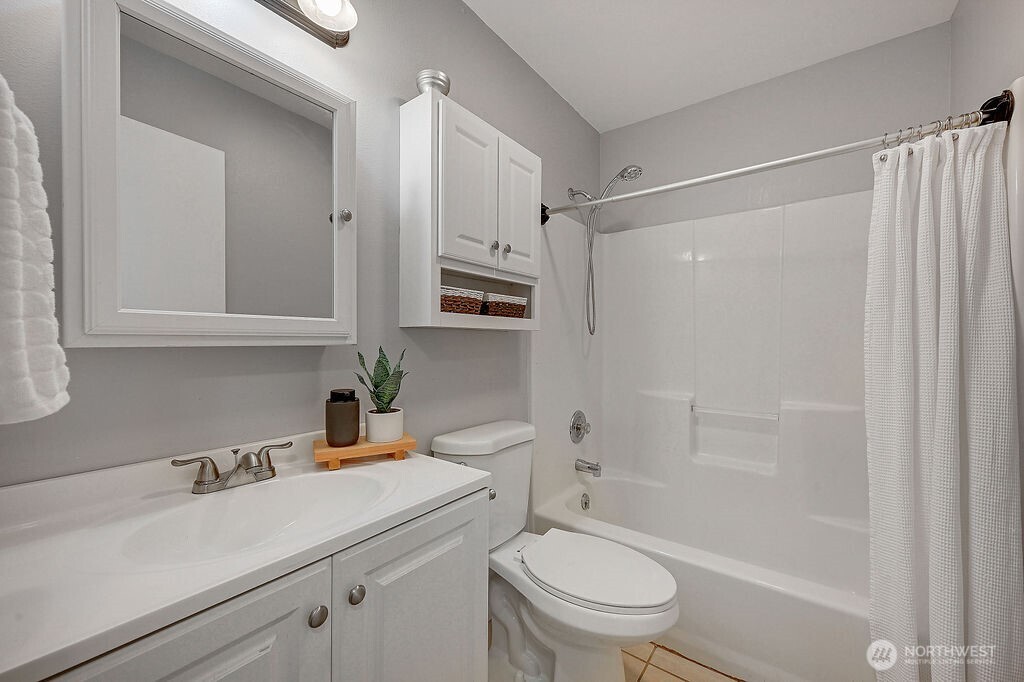 52 Penny Lane Property Photo 33