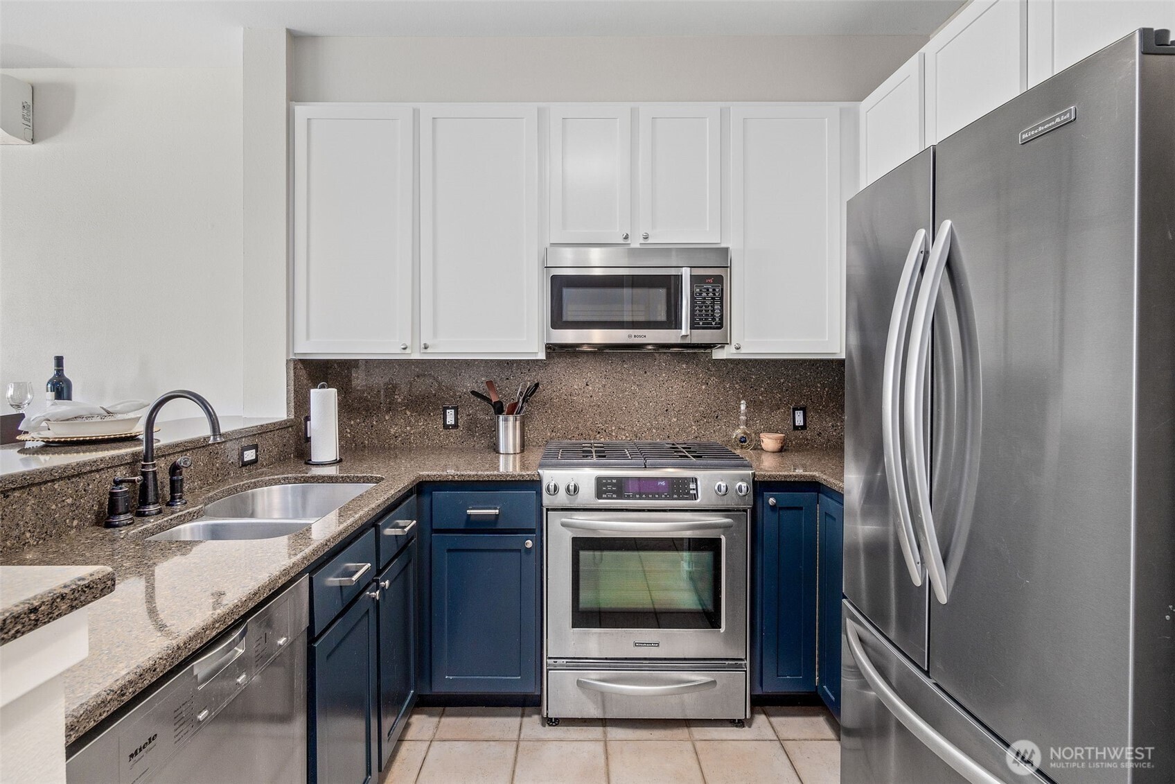 2000 Alaskan Way 543 Property Photo 10