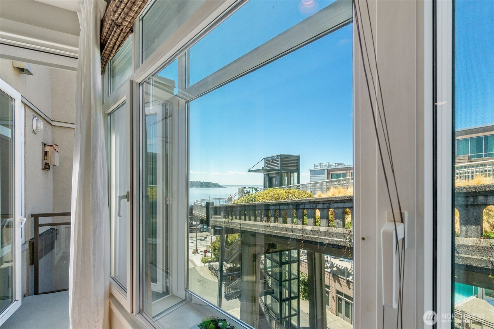 2000 Alaskan Way 543 Property Photo 13