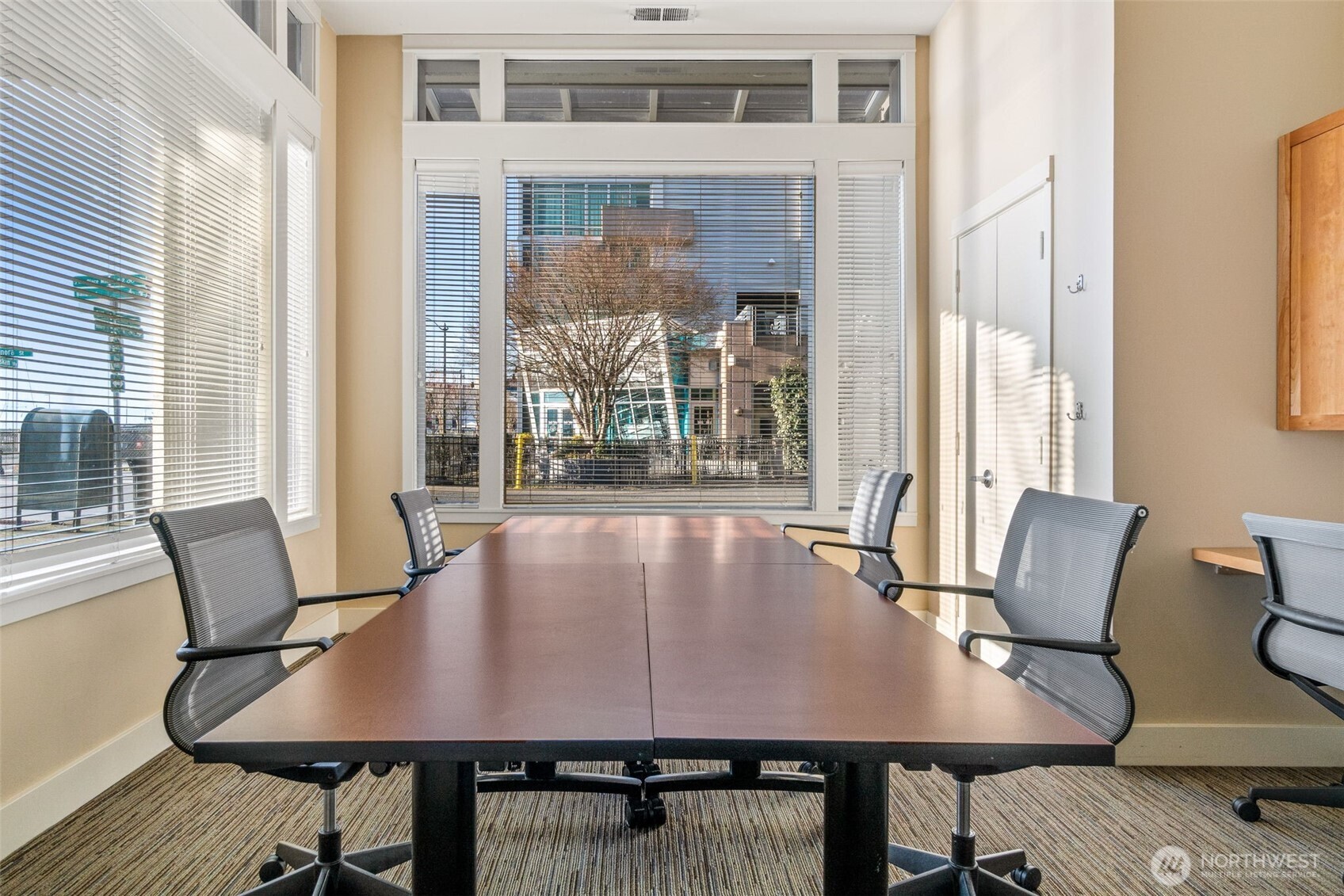 2000 Alaskan Way 543 Property Photo 20
