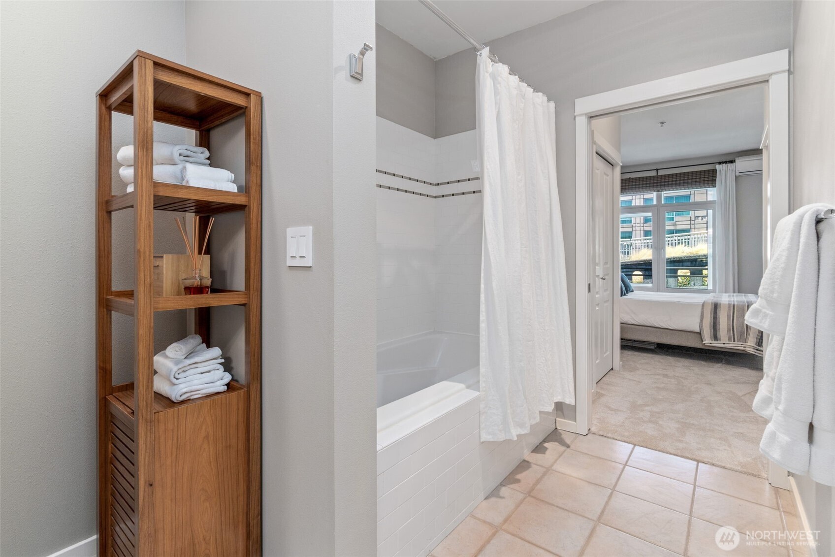 2000 Alaskan Way 543 Property Photo 23