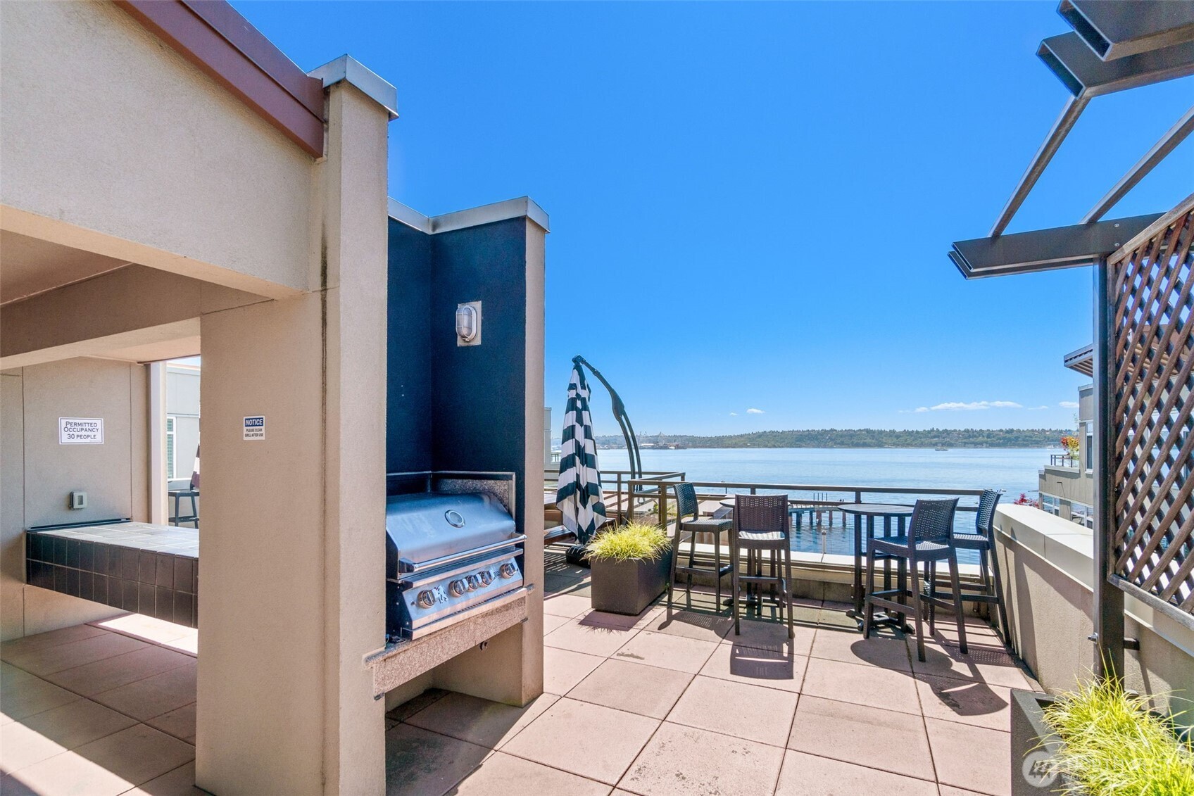 2000 Alaskan Way 543 Property Photo 31