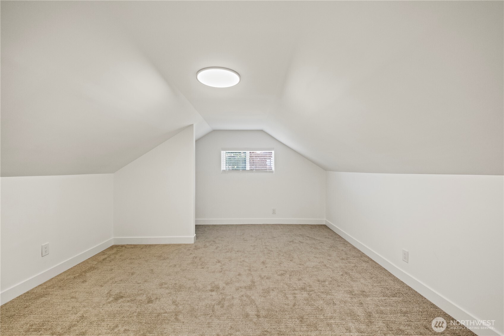 869 S 40th Street Property Photo 25