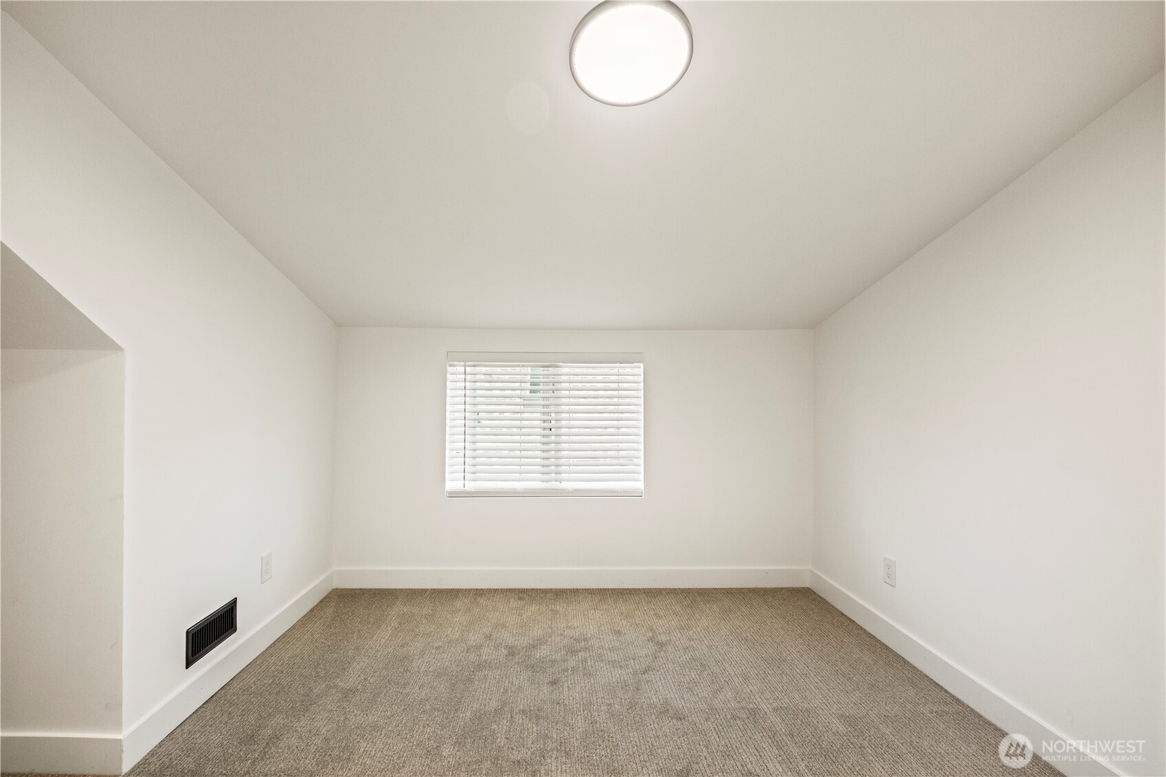 869 S 40th Street Property Photo 27