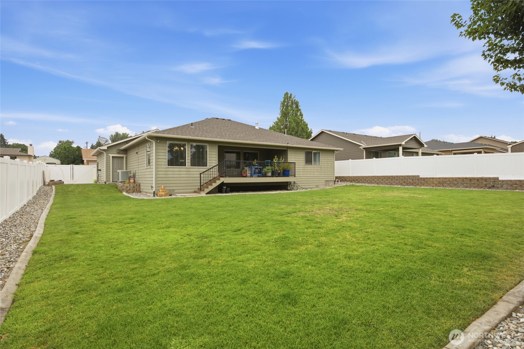 1720 Soden Street Property Photo 24