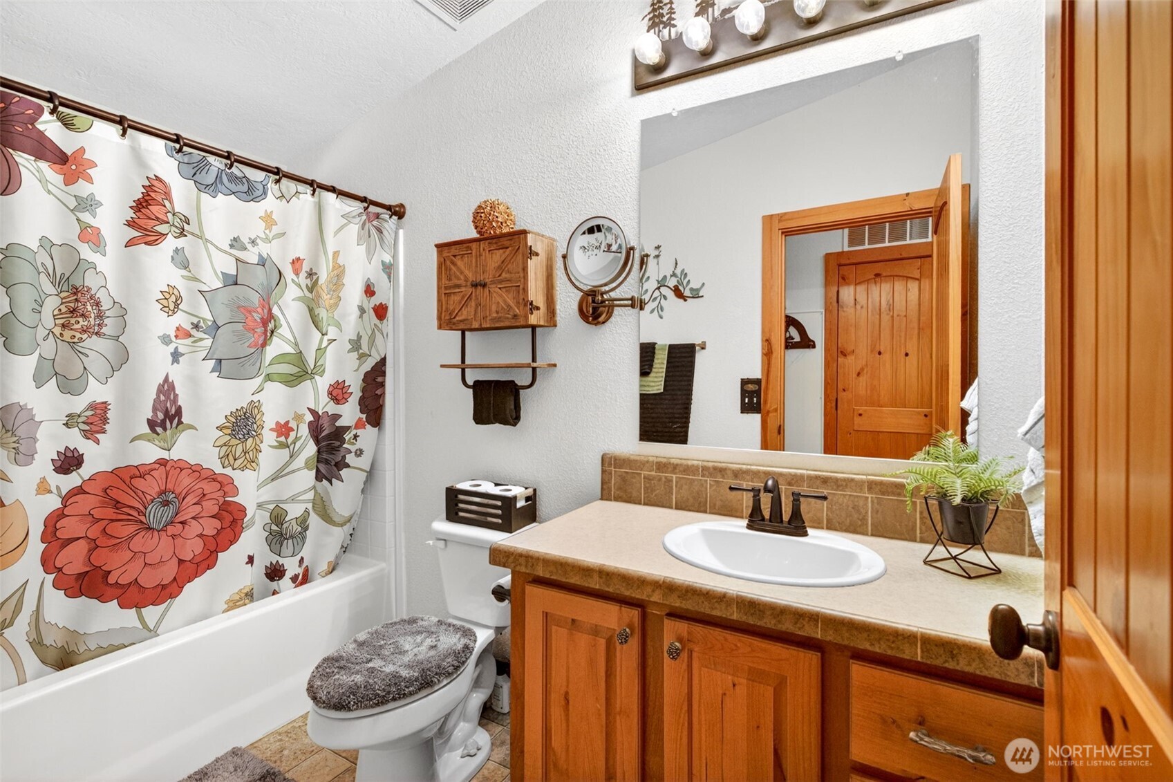 22601 Corral Street Property Photo 13