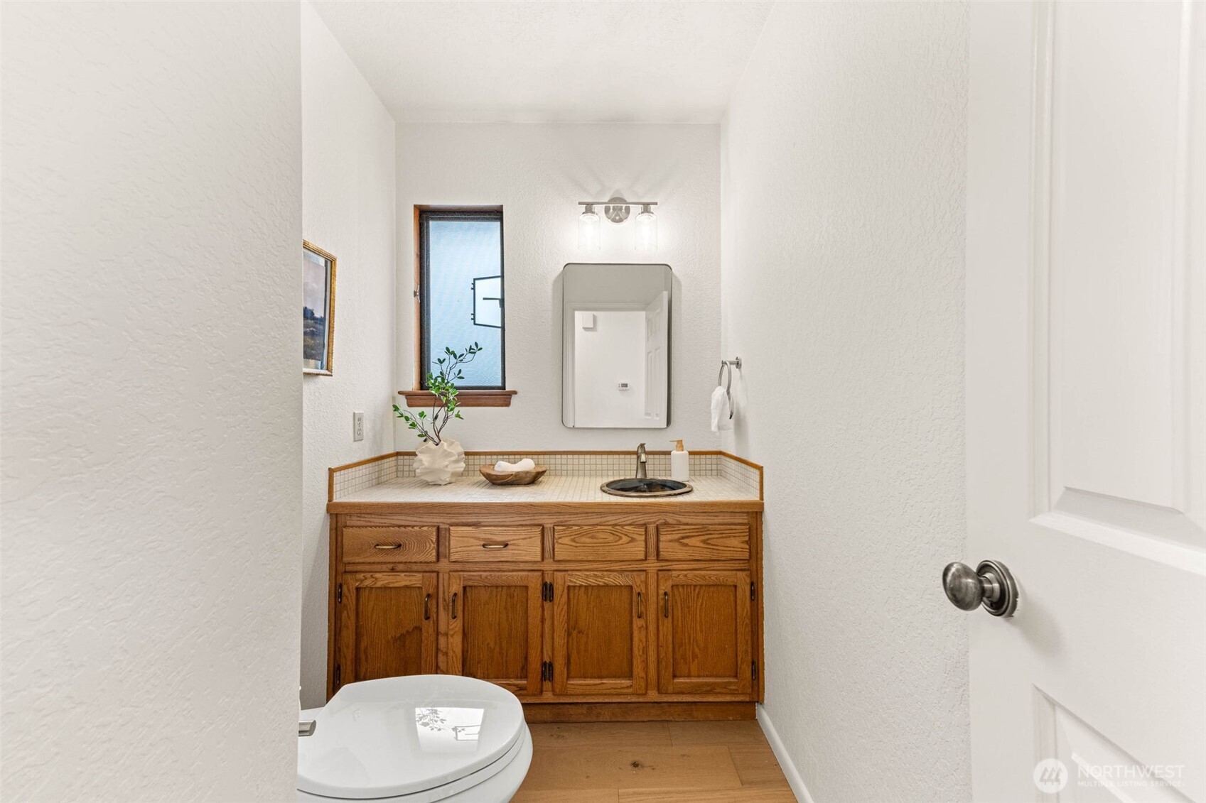 543 Hemlock Way Property Photo 16