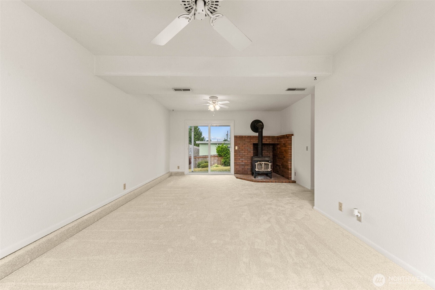 543 Hemlock Way Property Photo 26
