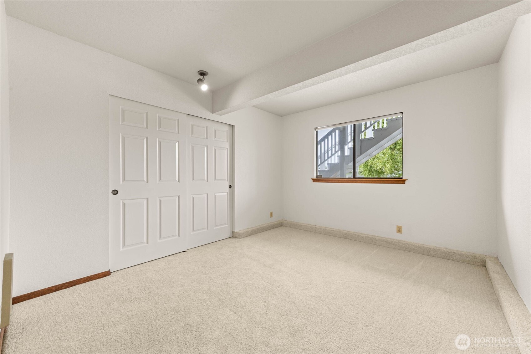 543 Hemlock Way Property Photo 27