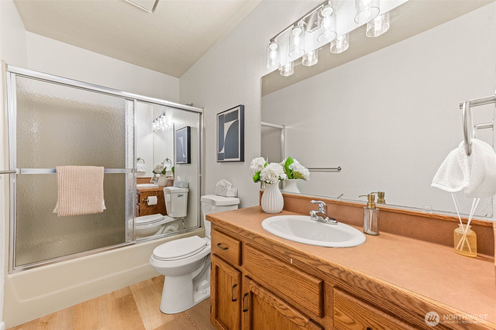 543 Hemlock Way Property Photo 30