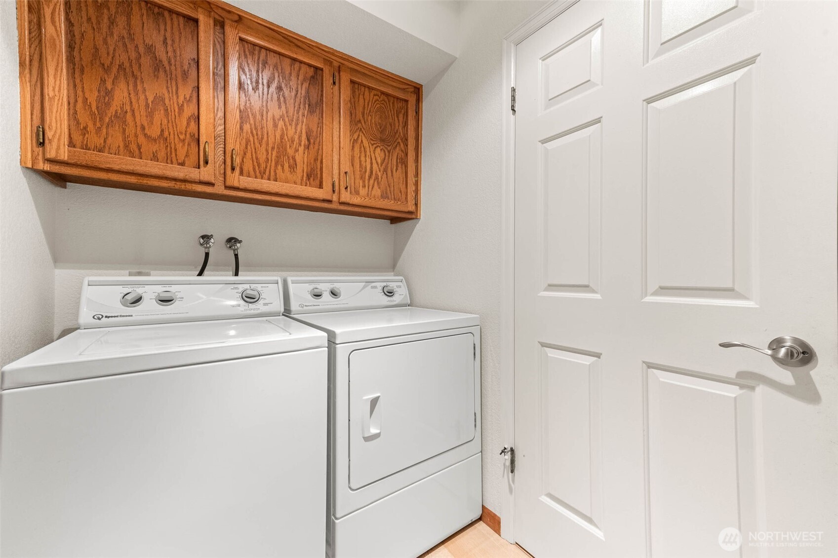 543 Hemlock Way Property Photo 31