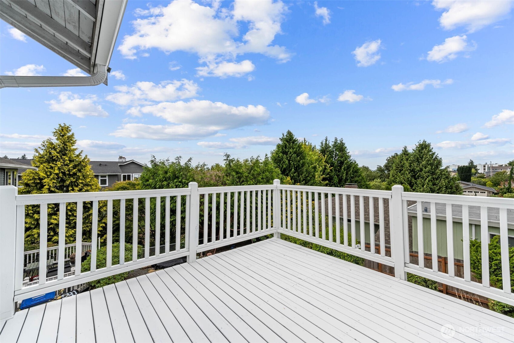 543 Hemlock Way Property Photo 34