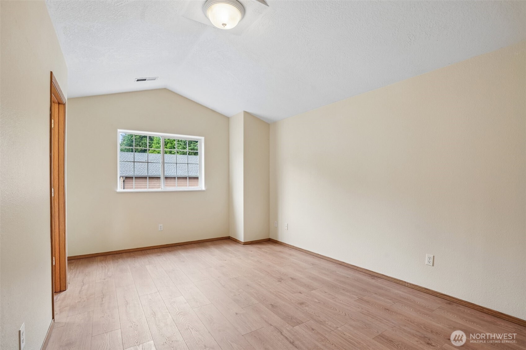 2217 Ne 137th Court Property Photo 12