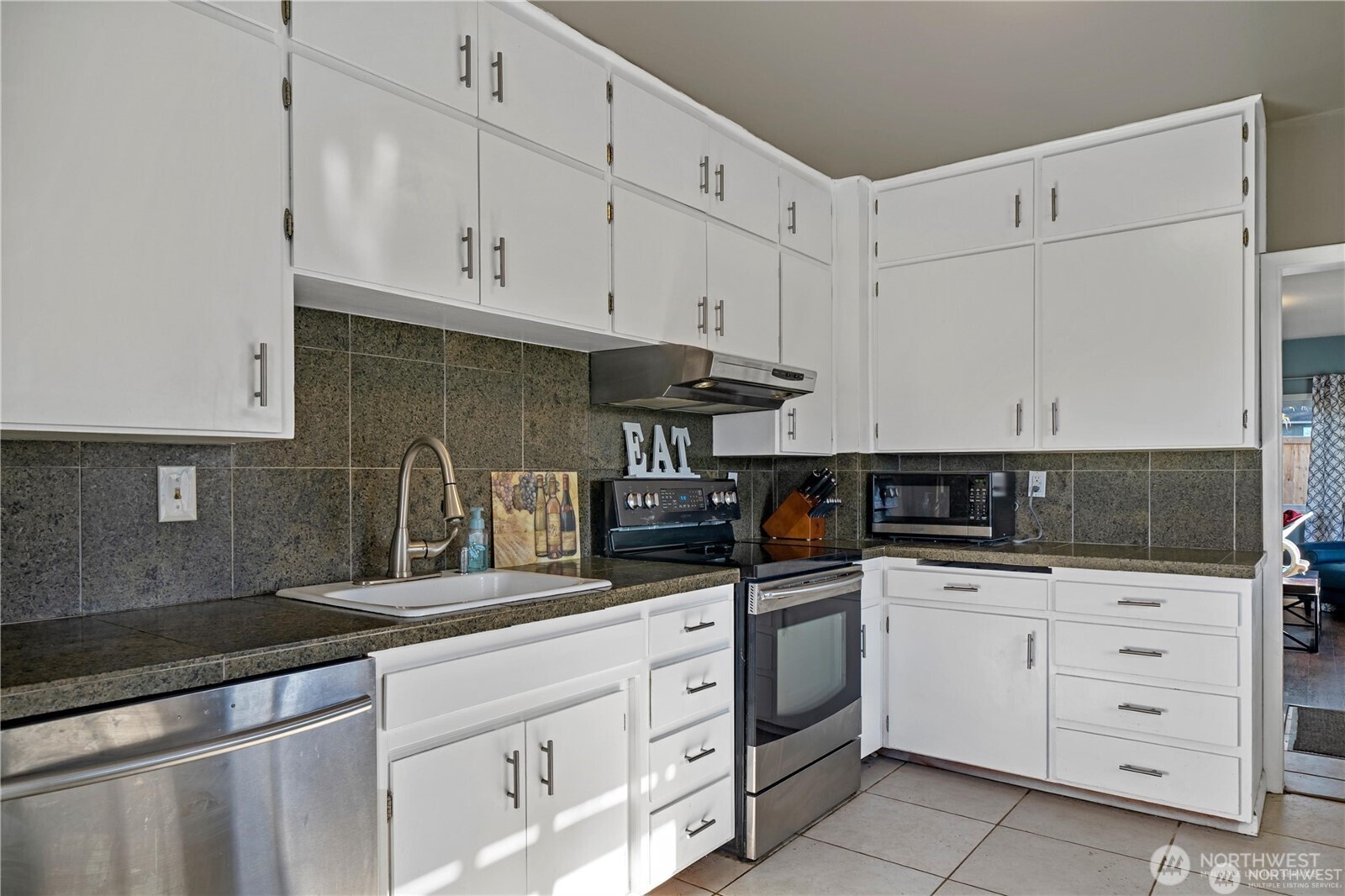 3813 N Mullen Street Property Photo 5