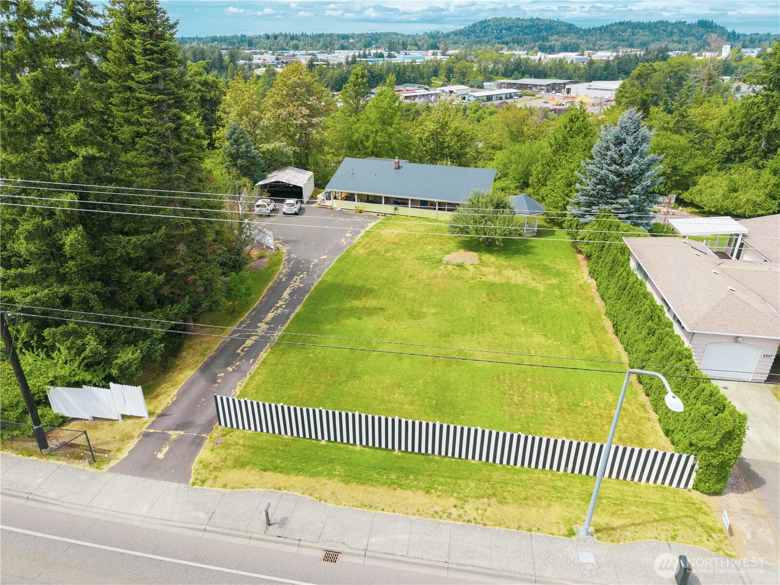 2501 E Sunset Drive Property Photo 1