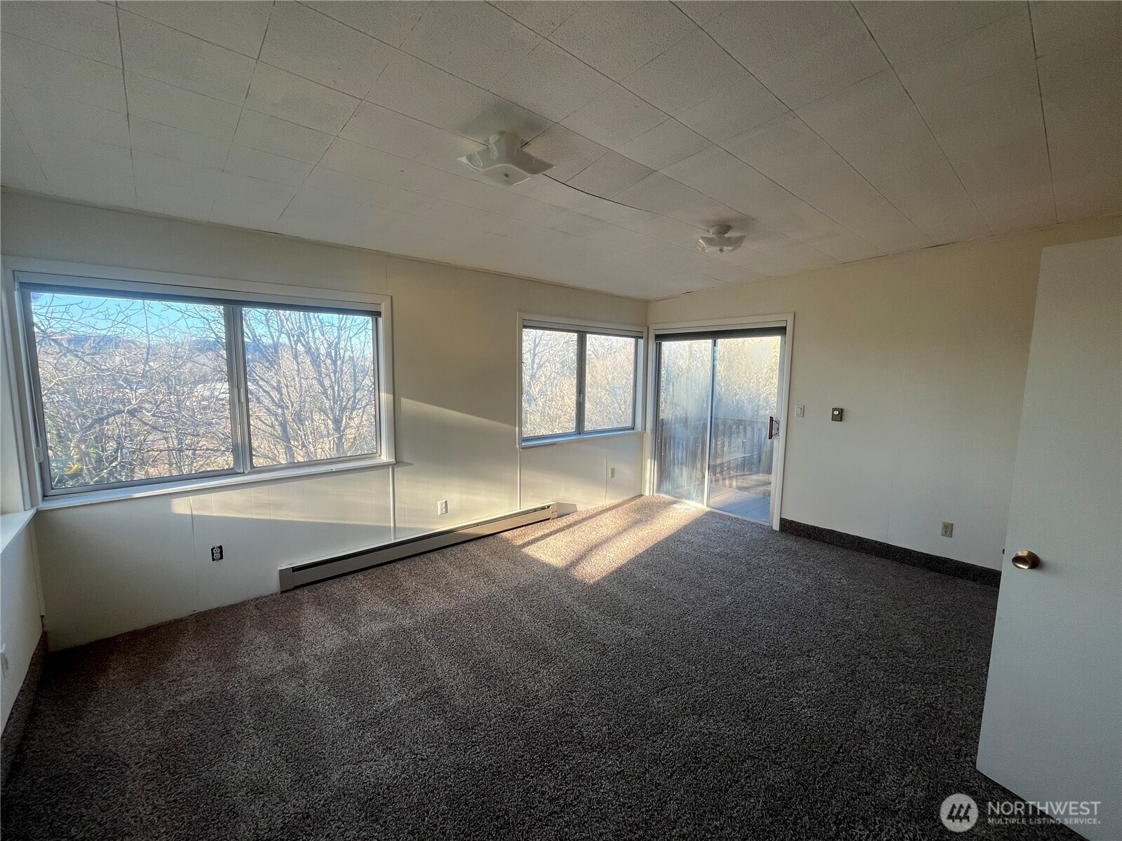 2501 E Sunset Drive Property Photo 14