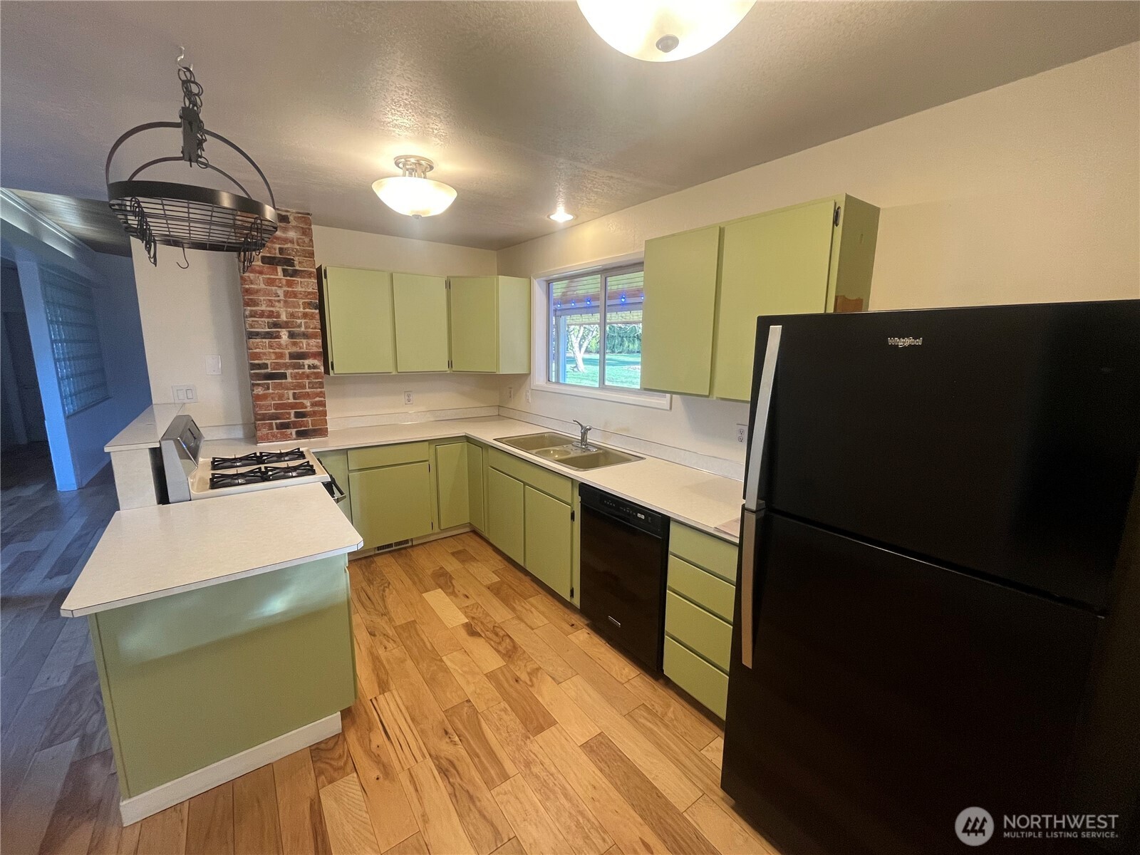 2501 E Sunset Drive Property Photo 16