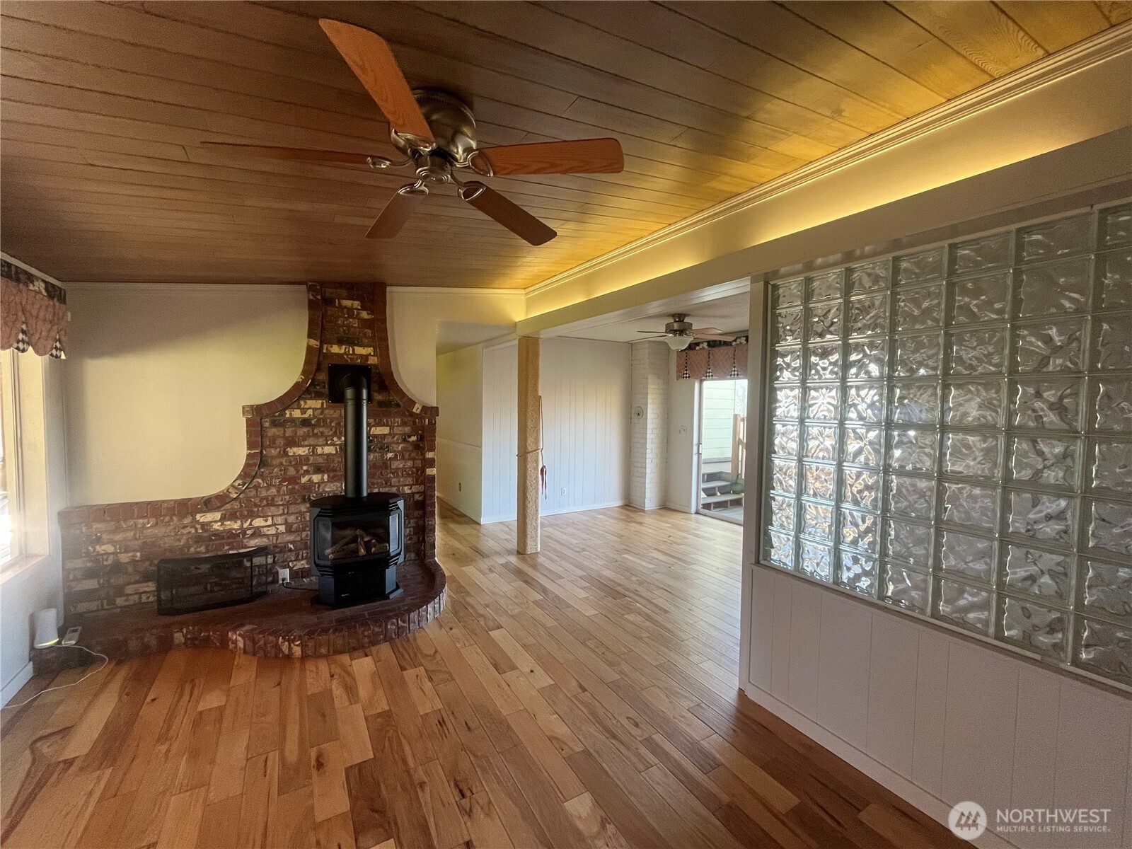 2501 E Sunset Drive Property Photo 18
