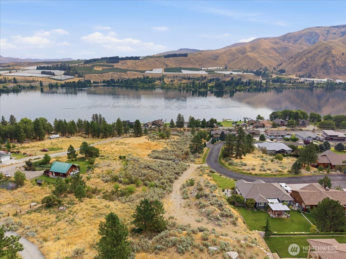 15316 Lakeview Street Property Photo 4