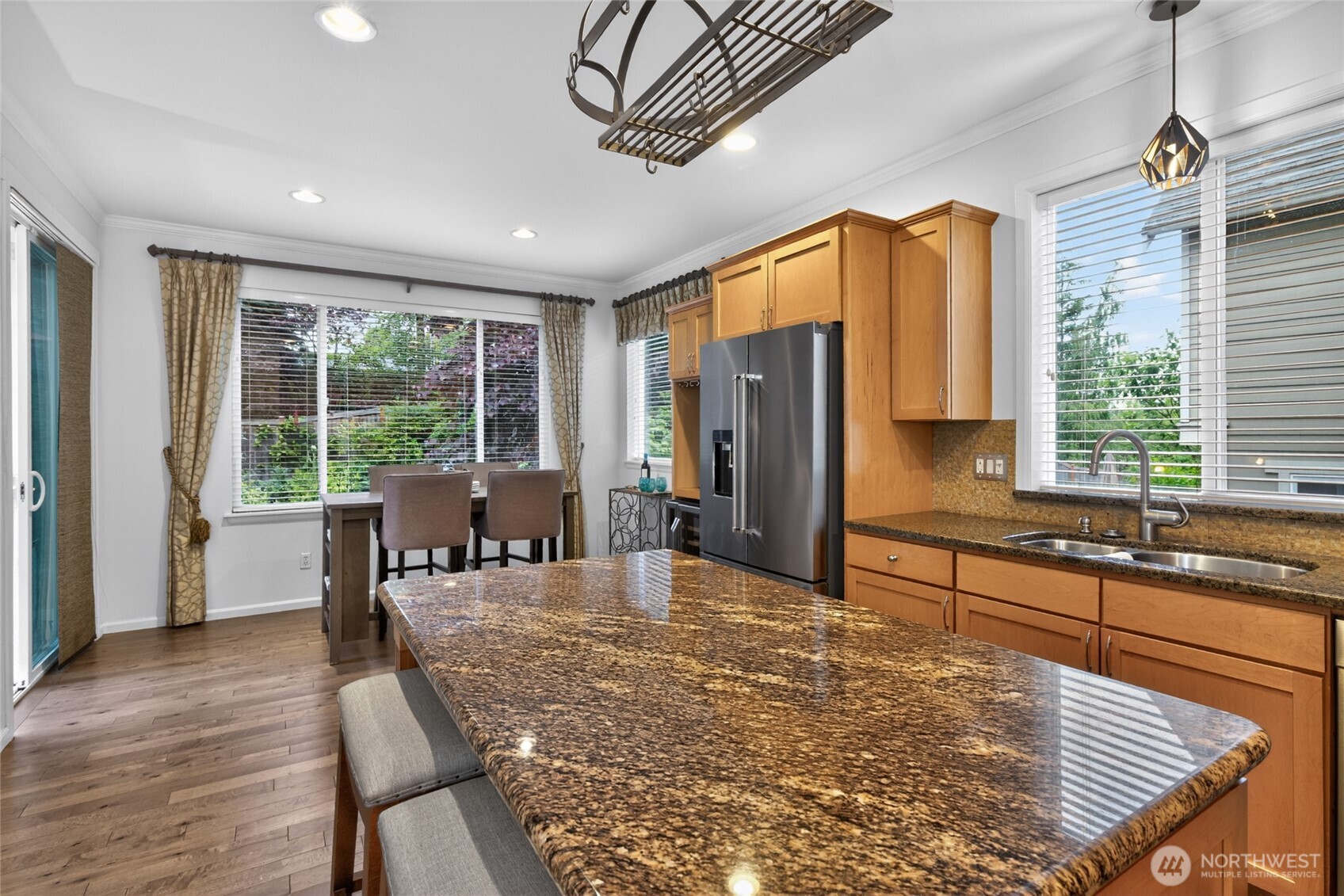 20905 12th Avenue Property Photo 9
