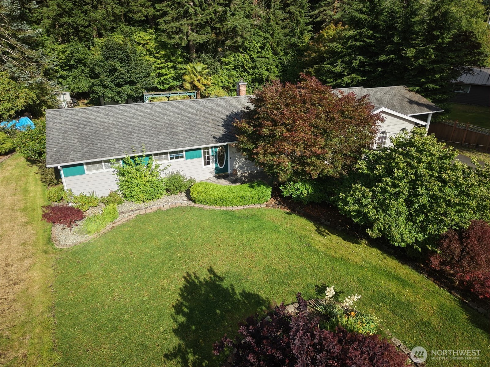 371 Se Evergreen Loop Property Photo 2