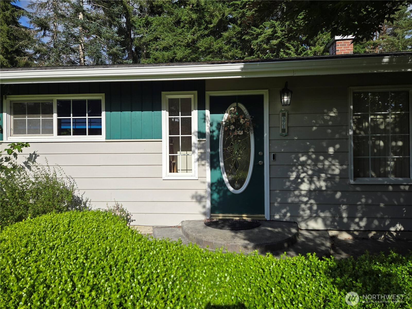371 Se Evergreen Loop Property Photo 3