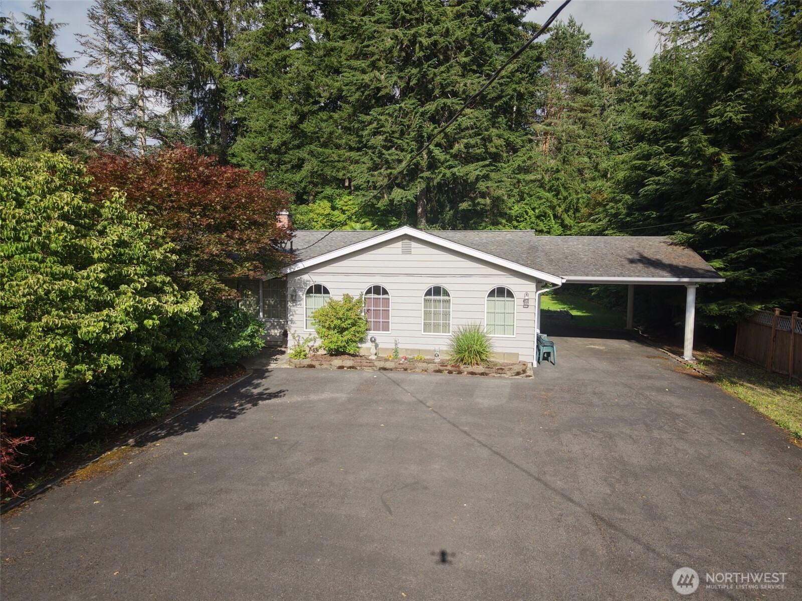 371 Se Evergreen Loop Property Photo 4