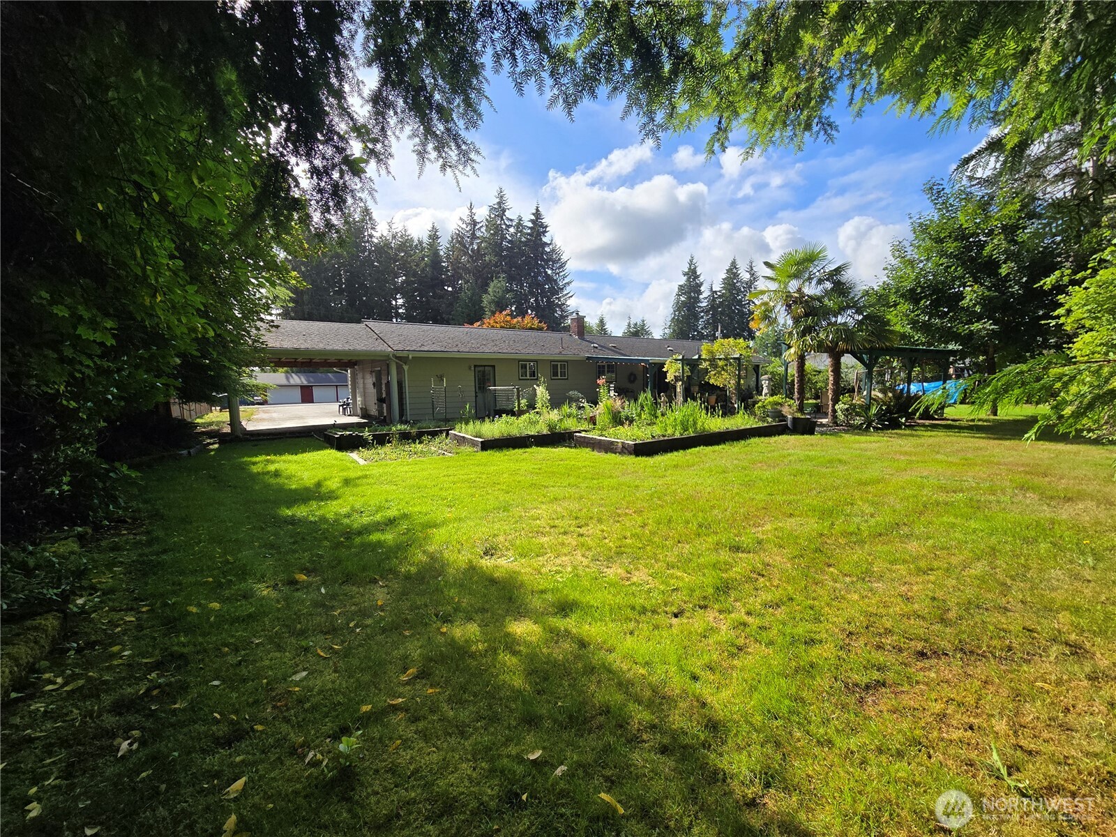 371 Se Evergreen Loop Property Photo 16