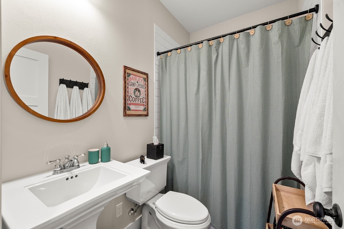 445 E Compass Street Property Photo 21