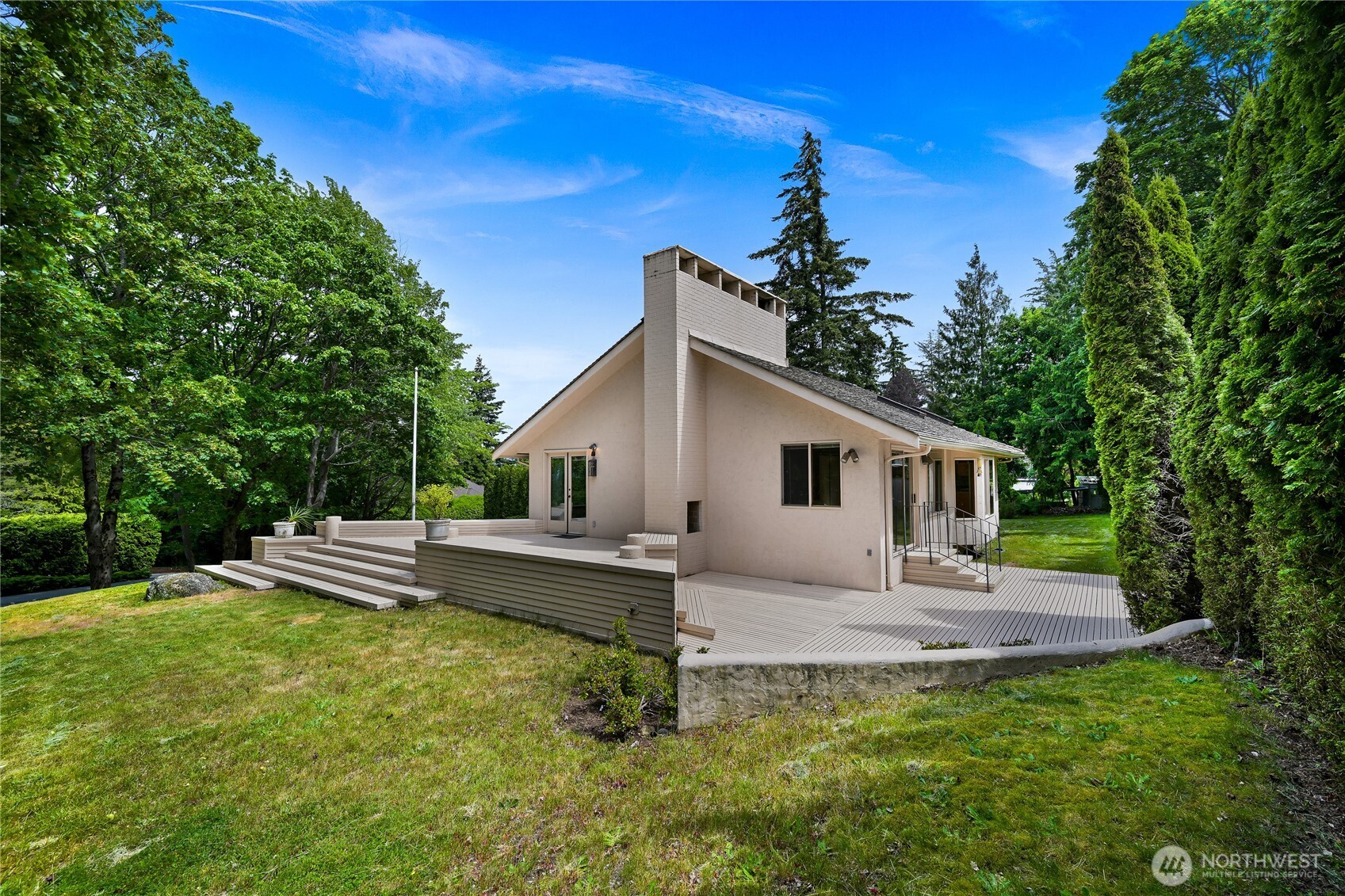 208 Hawthorn Road Property Photo 4