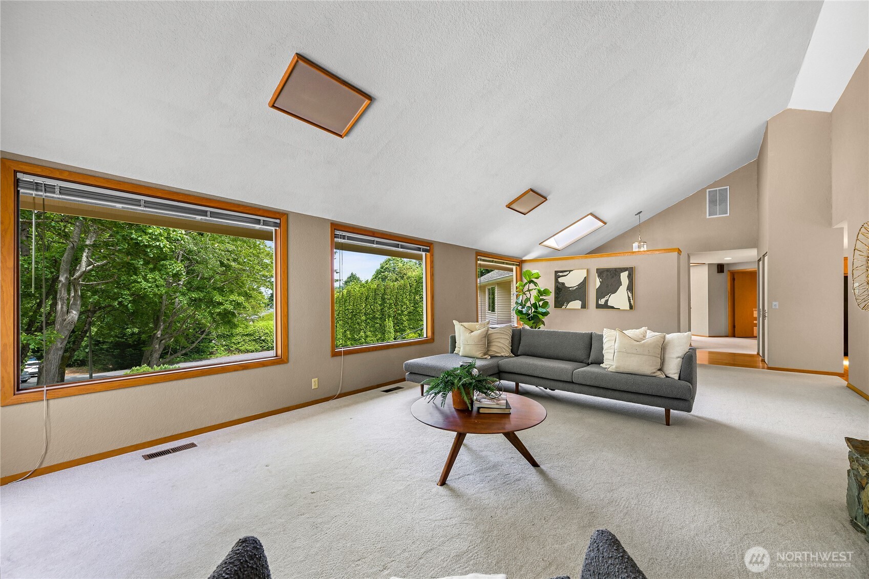 208 Hawthorn Road Property Photo 11