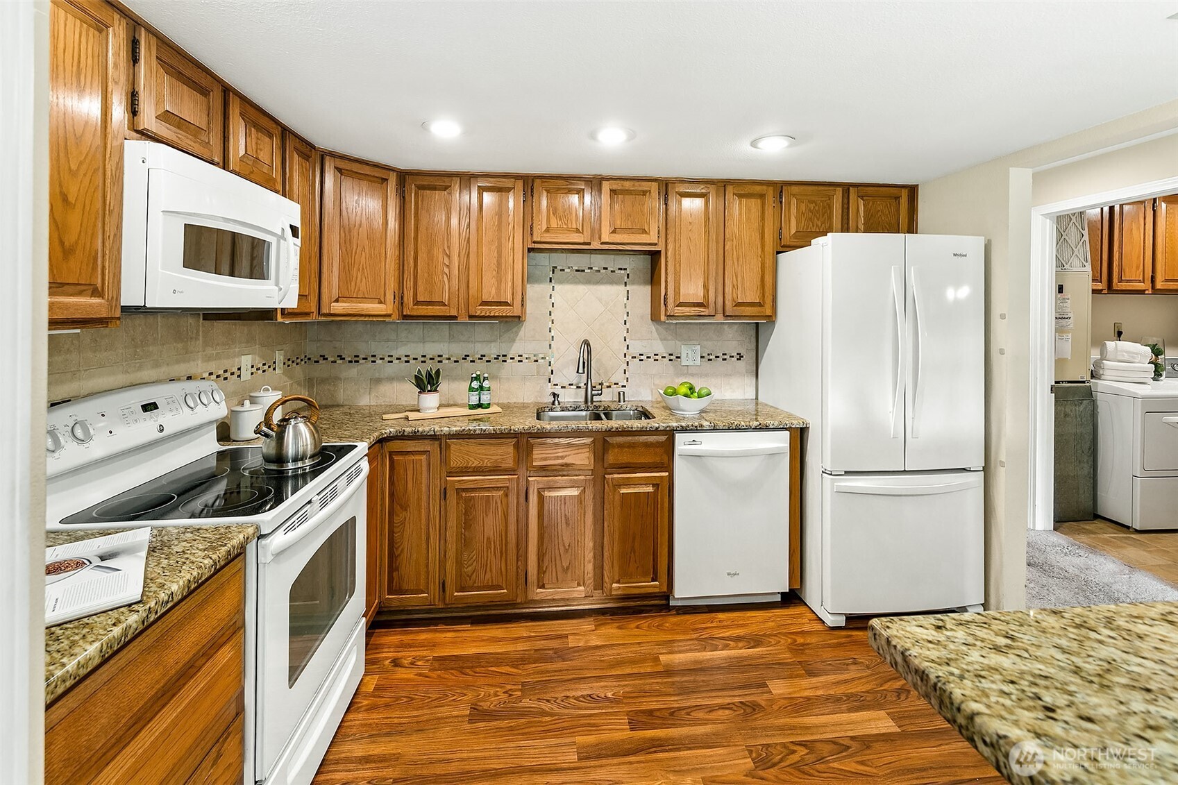 16929 Inglewood Road C302 Property Photo 14