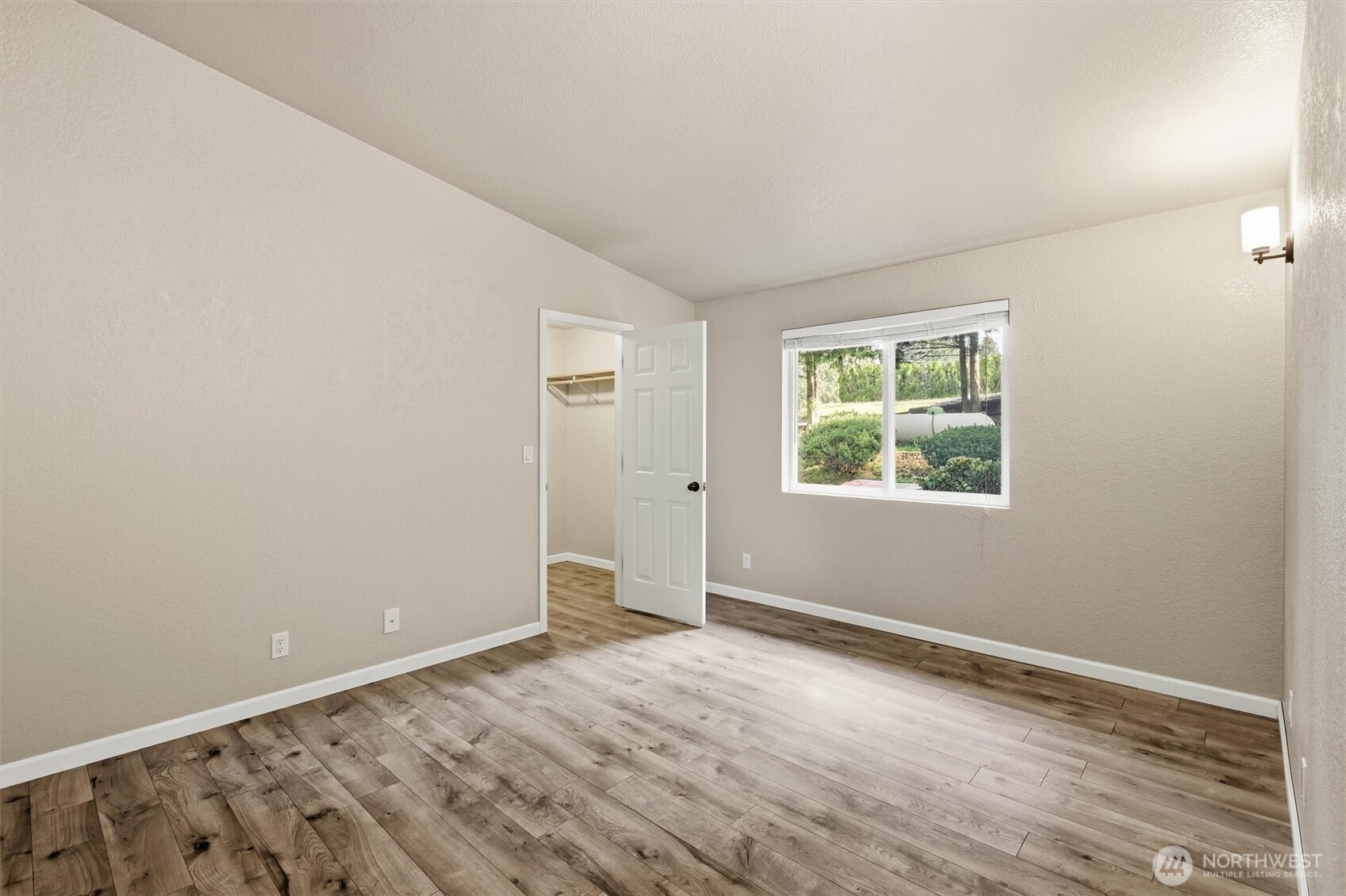 374 Echo Lane Property Photo 12