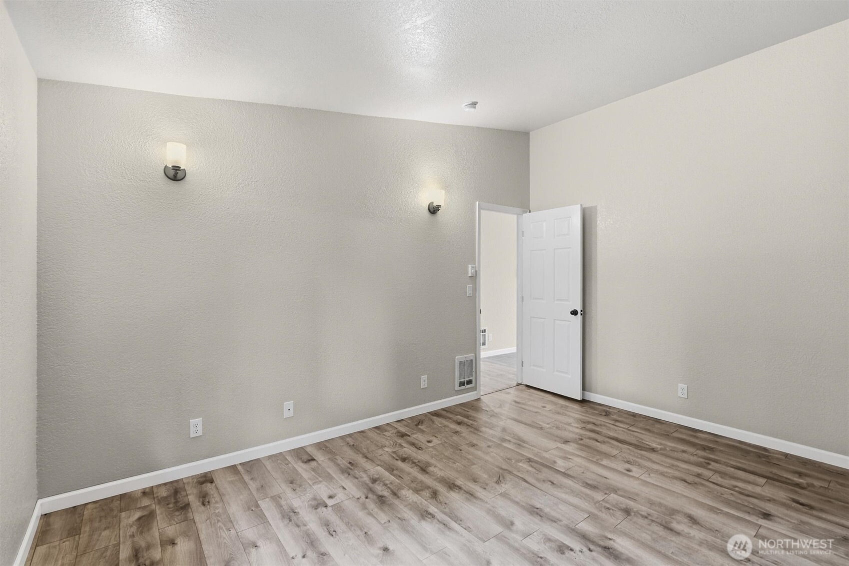 374 Echo Lane Property Photo 15